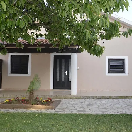 Kucica Lusi *